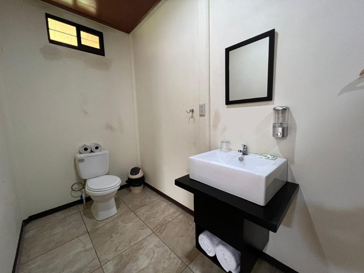 Hotel Rio Celeste To Know Luaran gambar